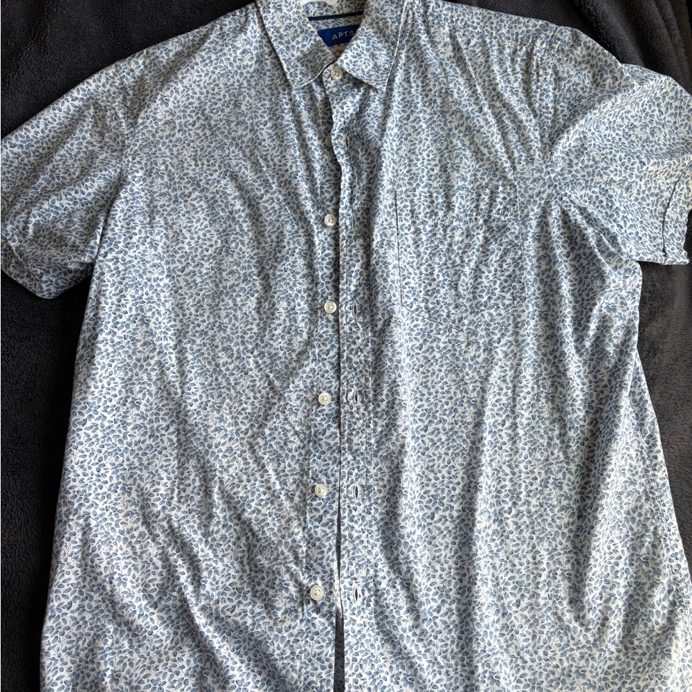 Apt. 9 Men's Casual Blue and White Button Down Shirt